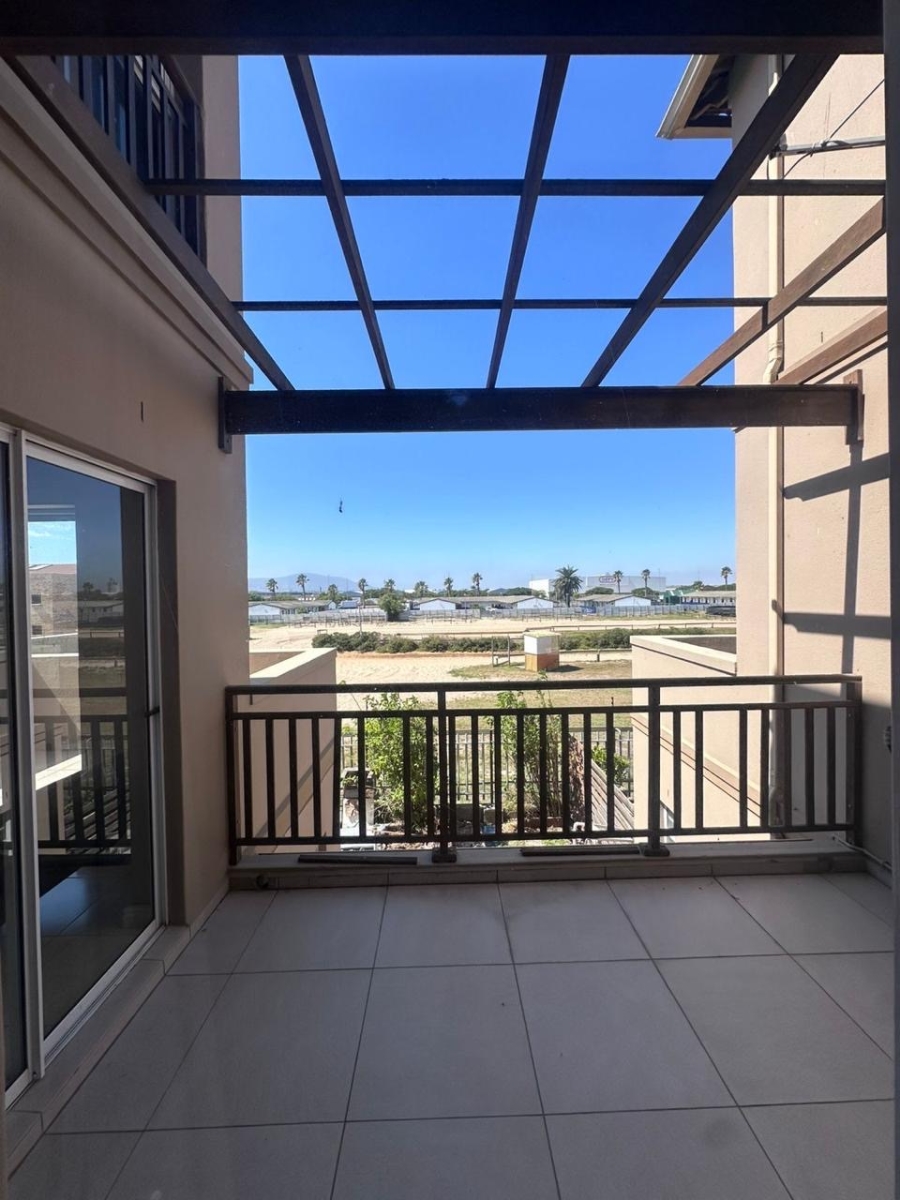To Let 3 Bedroom Property for Rent in Royal Ascot Western Cape